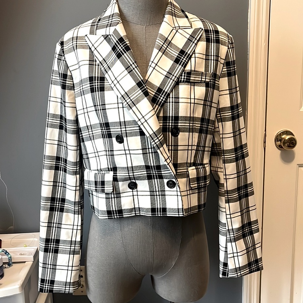 Forever 21 Plaid Cropped Blazer Size Medium
